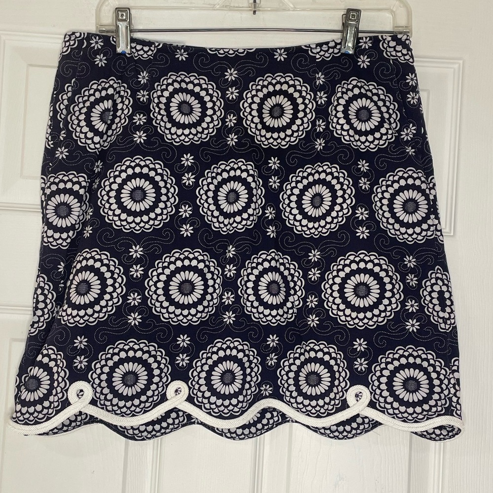 Golftini scalloped edge jump rope print skort in navy - size 6L